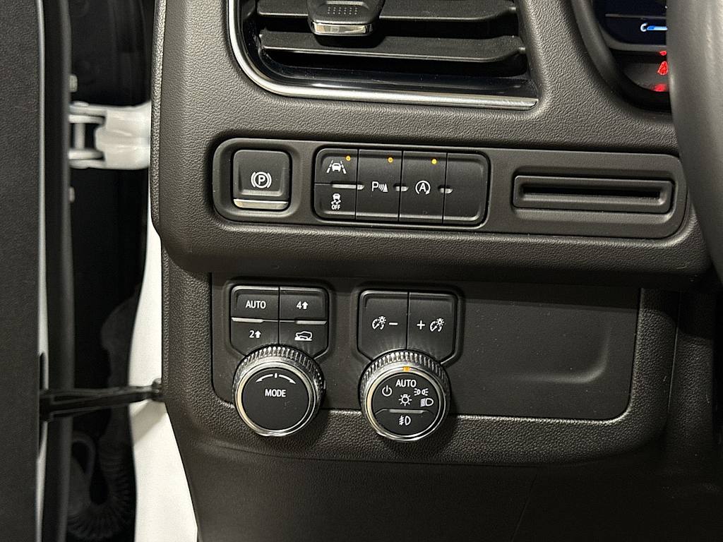 Thumbnail: 2024 GMC Yukon - 32