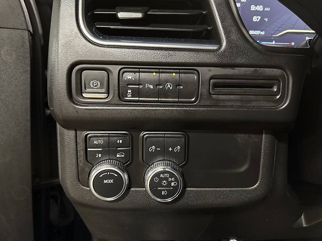 Thumbnail: 2023 GMC Yukon - 33