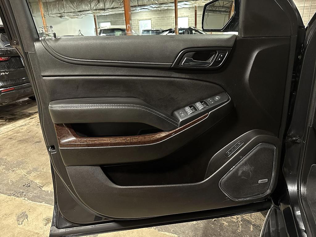 Thumbnail: 2020 GMC Yukon XL - 33