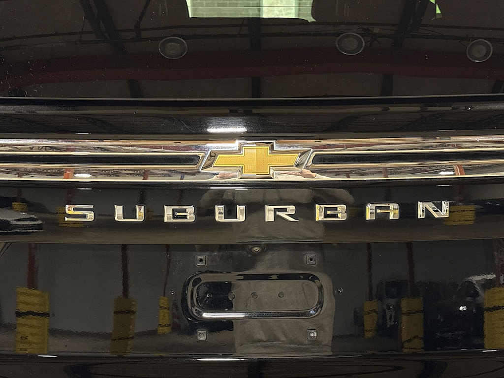 Thumbnail: 2023 Chevrolet Suburban - 5