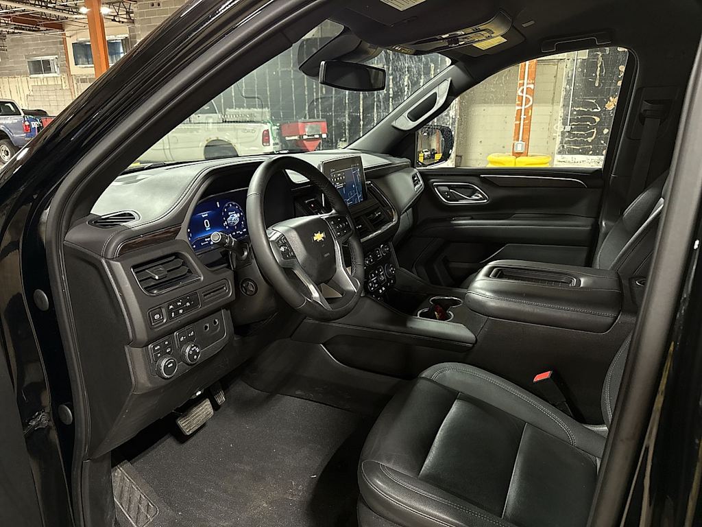 Thumbnail: 2023 Chevrolet Suburban - 8