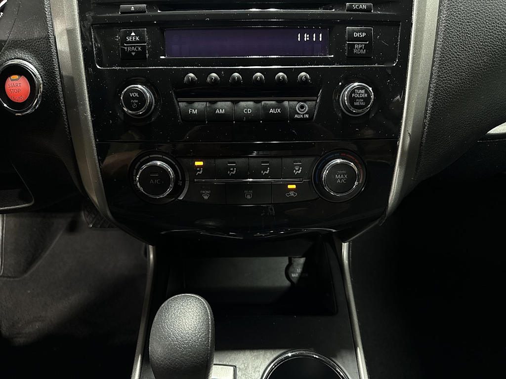 Thumbnail: 2015 Nissan Altima - 25