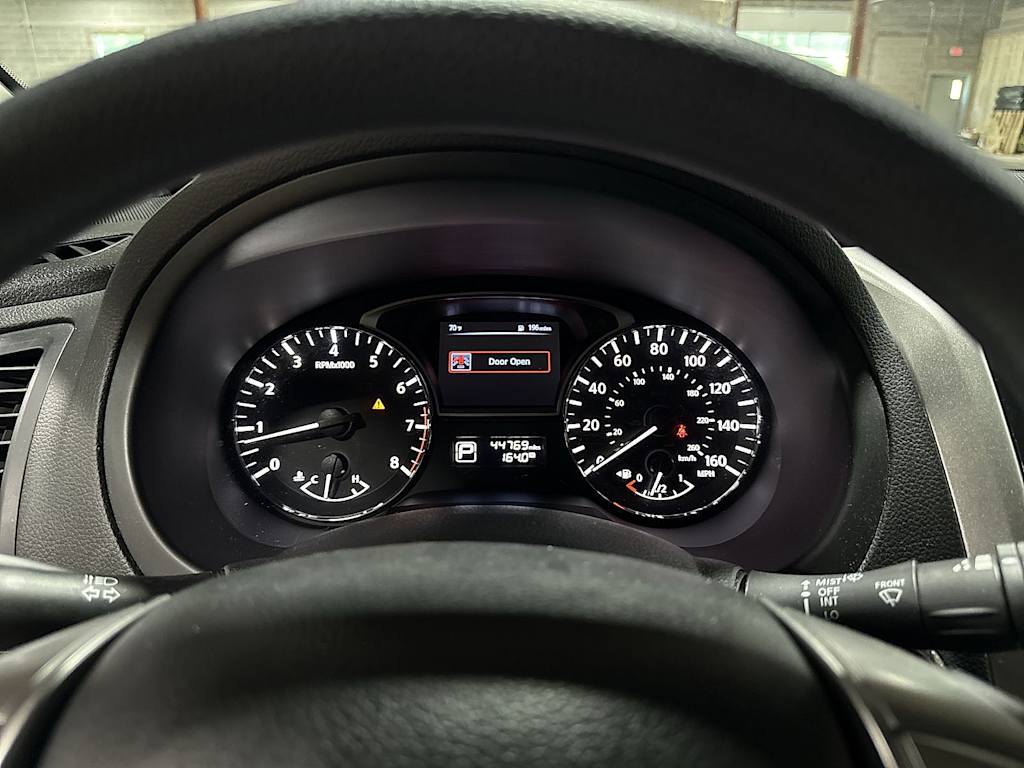 Thumbnail: 2015 Nissan Altima - 31