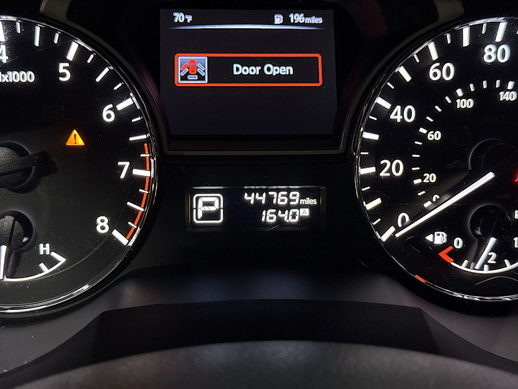 Thumbnail: 2015 Nissan Altima - 14