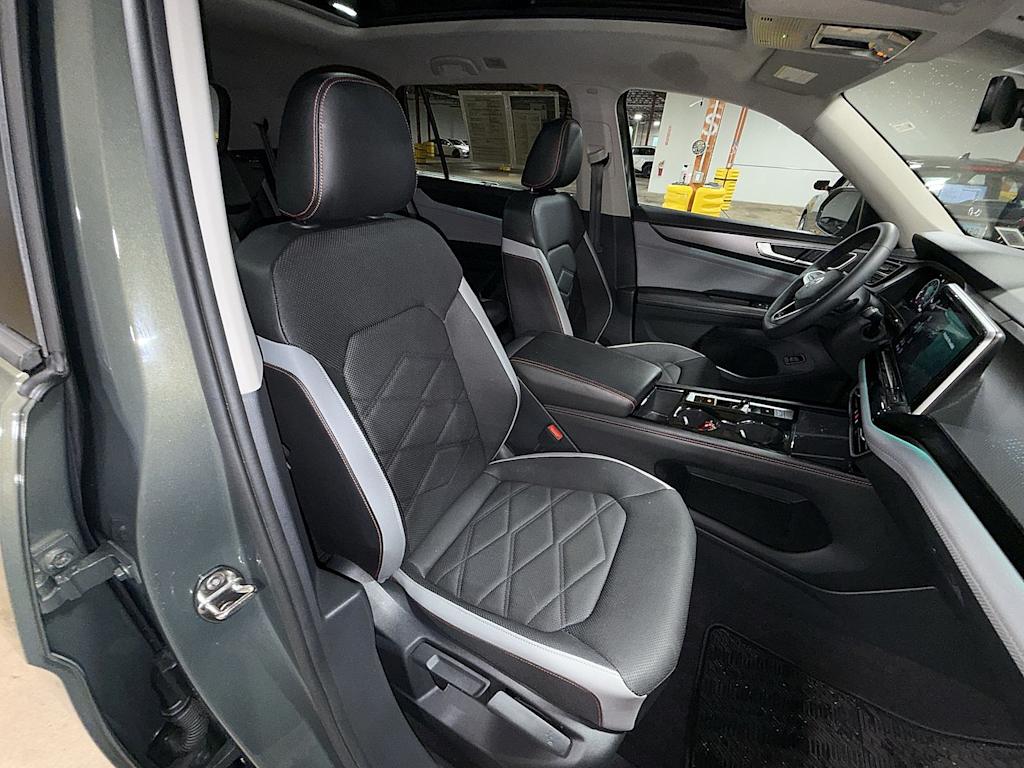 Thumbnail: 2024 Volkswagen Atlas - 10