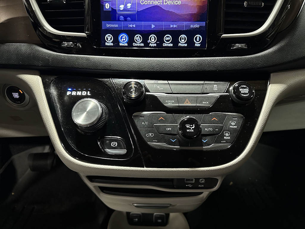 Thumbnail: 2017 Chrysler Pacifica - 25