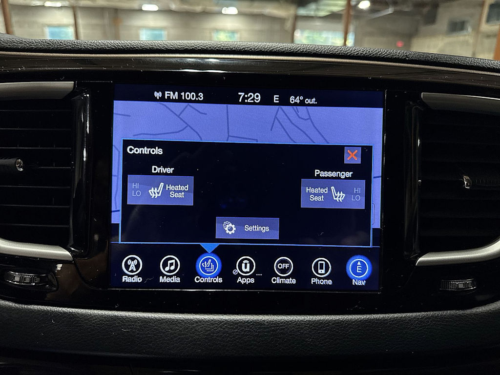 Thumbnail: 2017 Chrysler Pacifica - 32