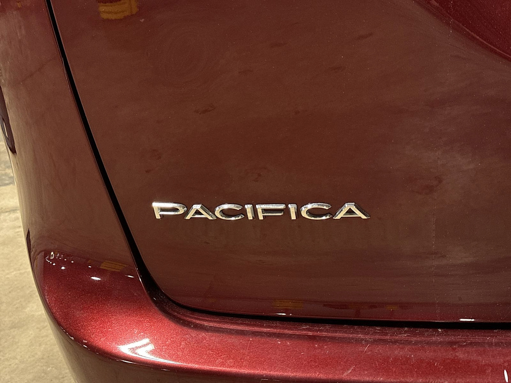 Thumbnail: 2017 Chrysler Pacifica - 7