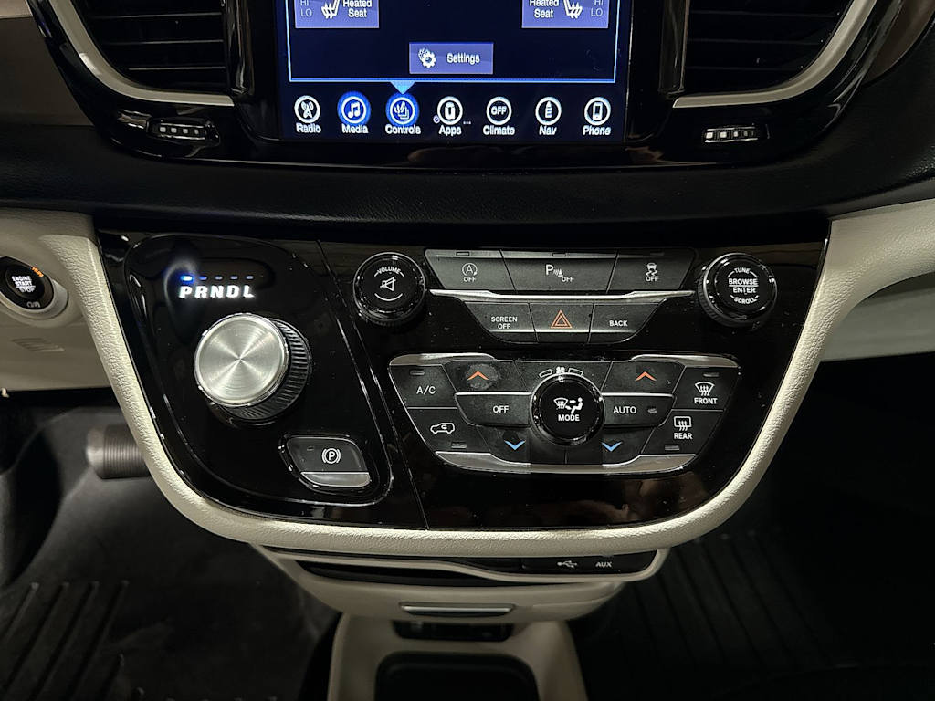 Thumbnail: 2017 Chrysler Pacifica - 26