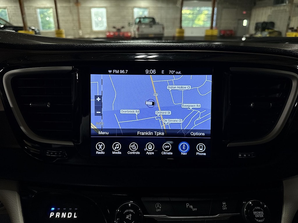Thumbnail: 2017 Chrysler Pacifica - 24