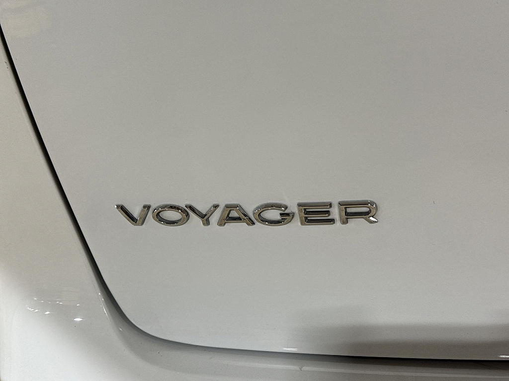 Thumbnail: 2023 Chrysler Voyager - 6