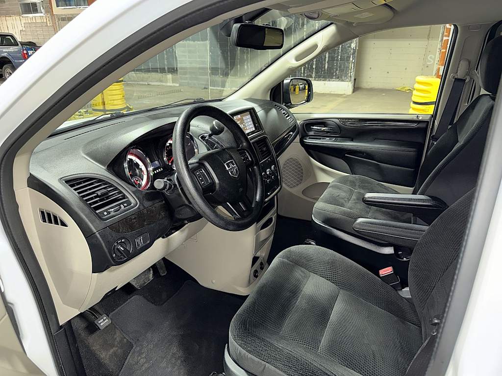 Thumbnail: 2019 Dodge Grand Caravan - 9