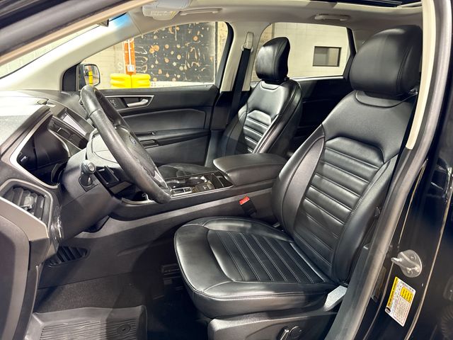 Thumbnail: 2019 Ford Edge - 10