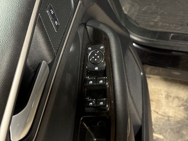 Thumbnail: 2019 Ford Edge - 28