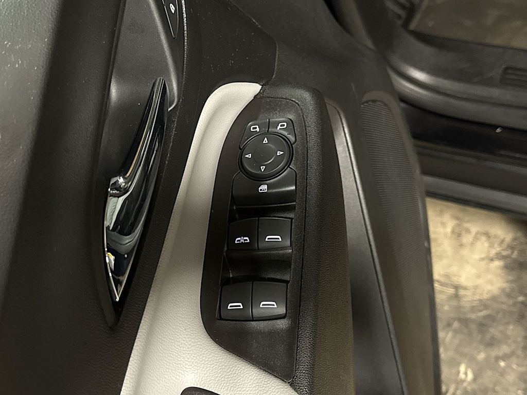 Thumbnail: 2021 Chevrolet Equinox - 25
