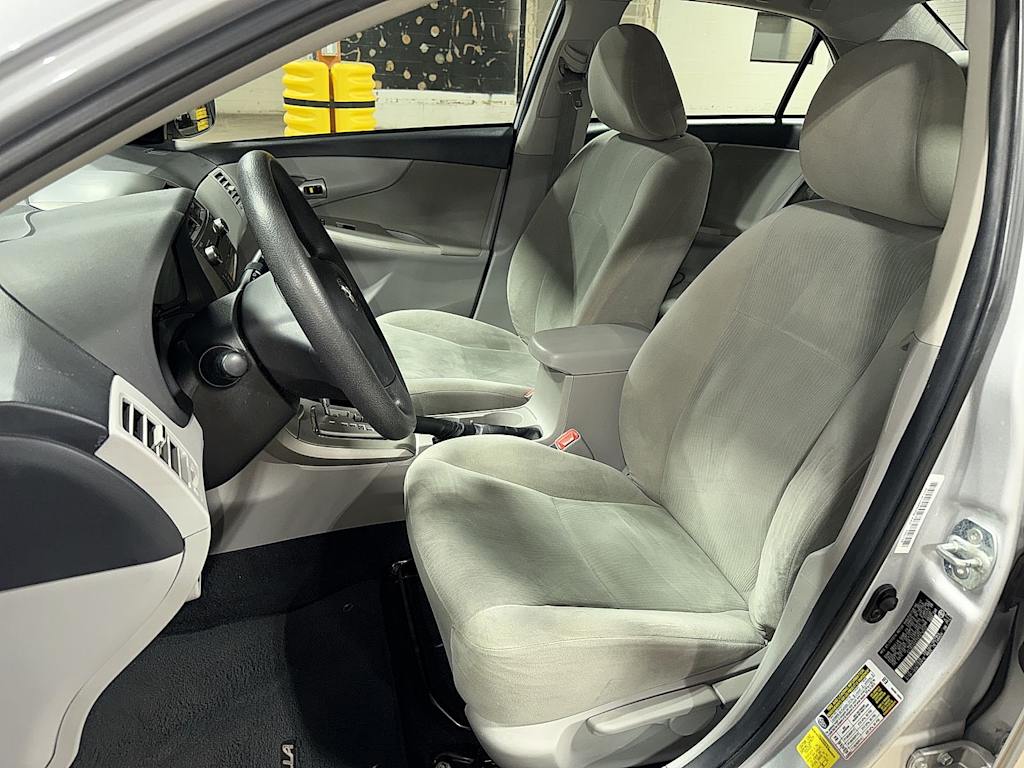 Thumbnail: 2011 Toyota Corolla - 9