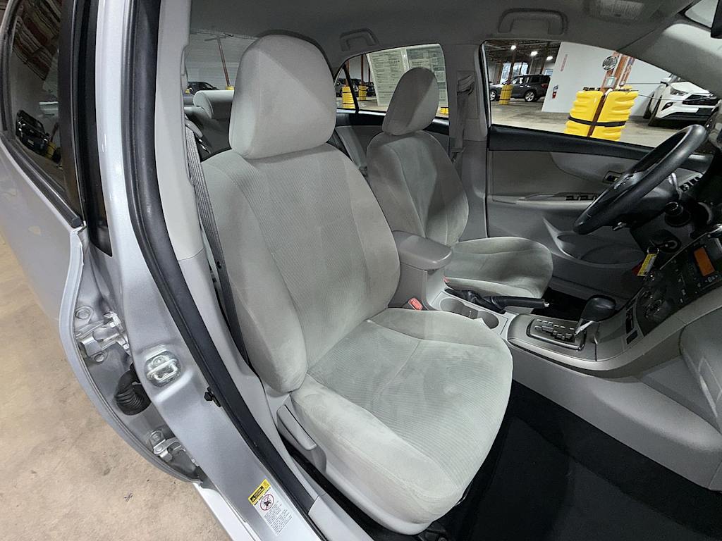 Thumbnail: 2011 Toyota Corolla - 10