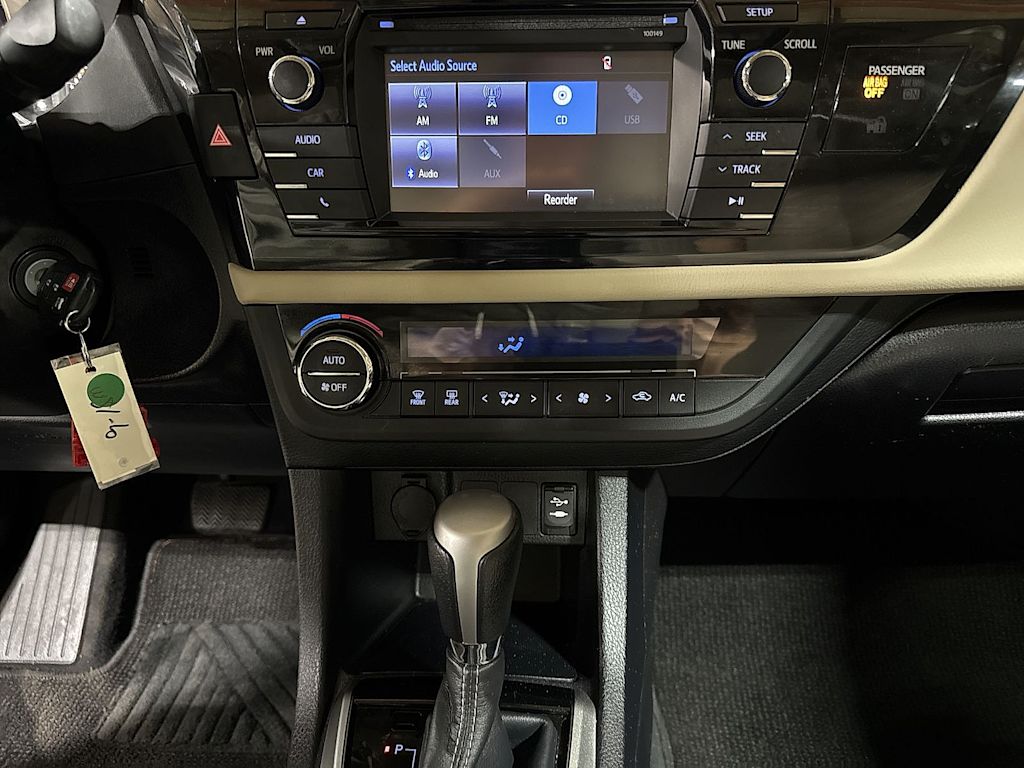 Thumbnail: 2015 Toyota Corolla - 25