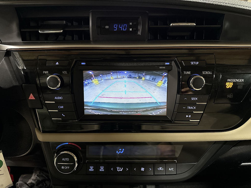 Thumbnail: 2015 Toyota Corolla - 28