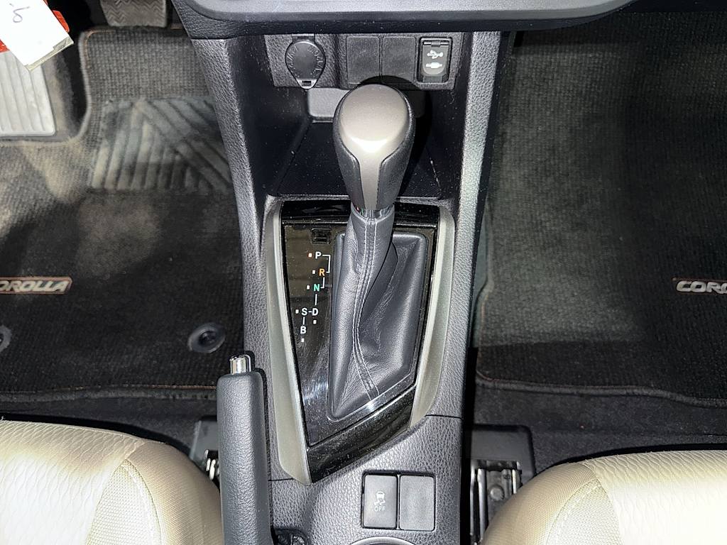 Thumbnail: 2015 Toyota Corolla - 13