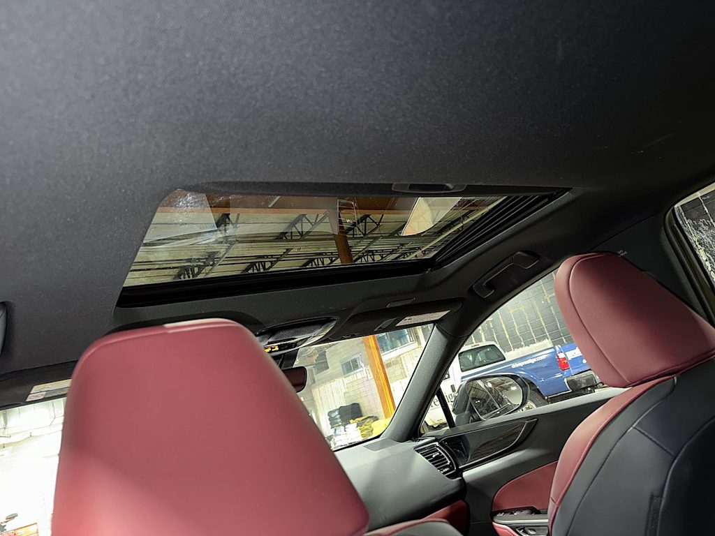 Thumbnail: 2025 Lexus ES - 26