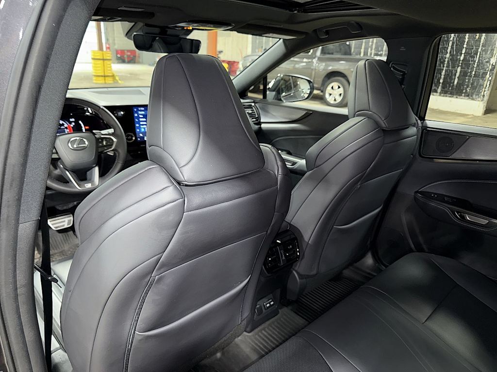 Thumbnail: 2024 Lexus ES - 30
