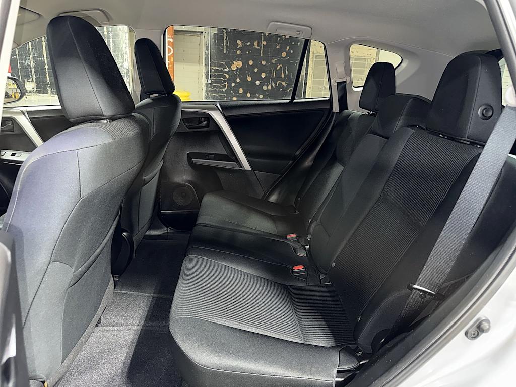 Thumbnail: 2016 Toyota RAV4 - 13
