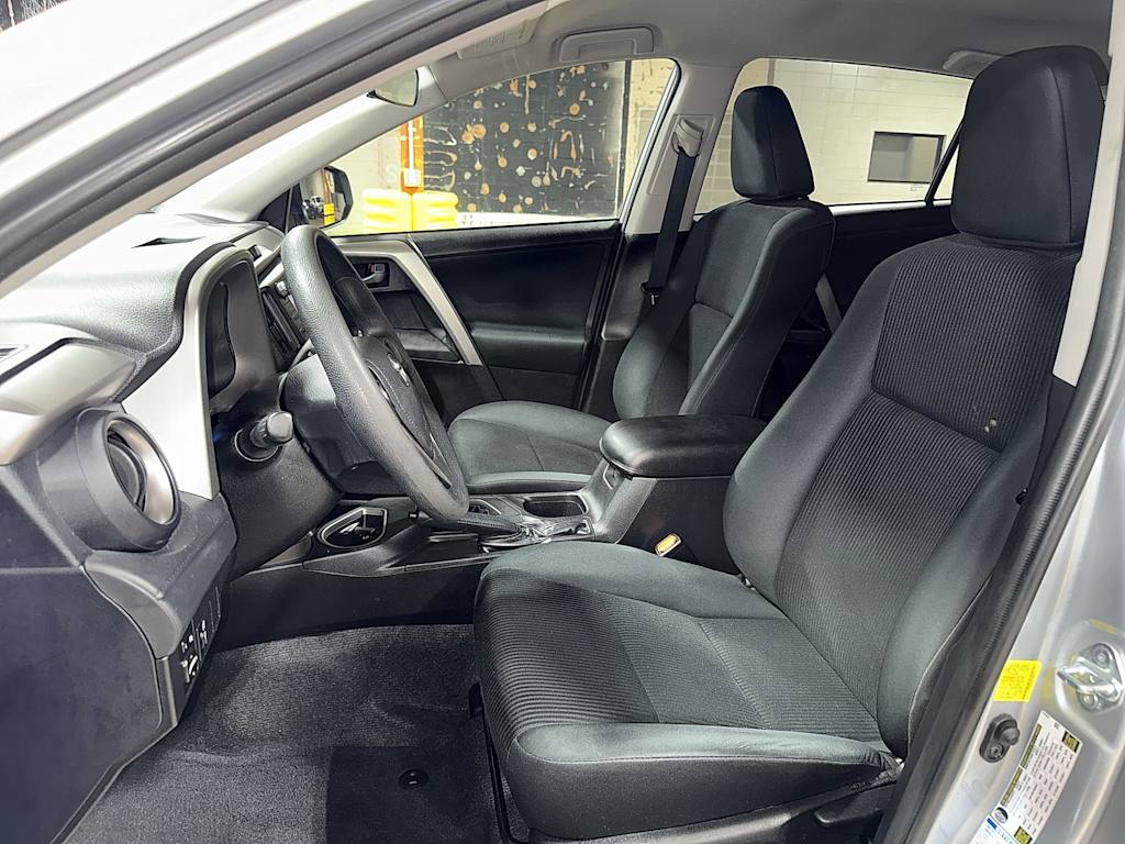 Thumbnail: 2016 Toyota RAV4 - 11