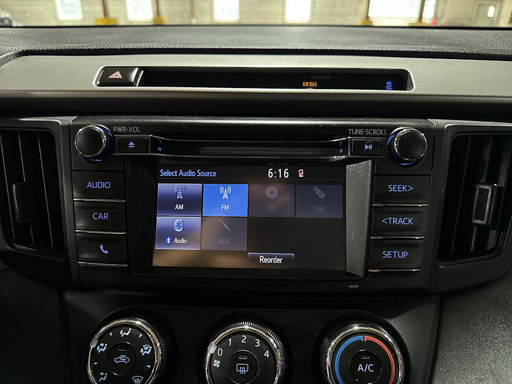 Thumbnail: 2016 Toyota RAV4 - 24