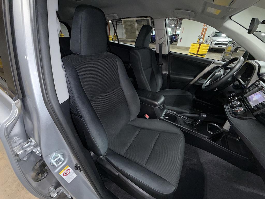 Thumbnail: 2016 Toyota RAV4 - 12