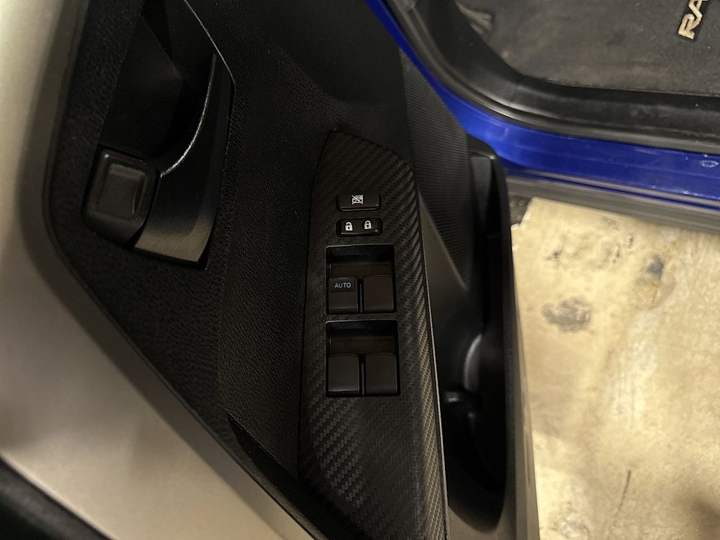 Thumbnail: 2015 Toyota RAV4 - 26