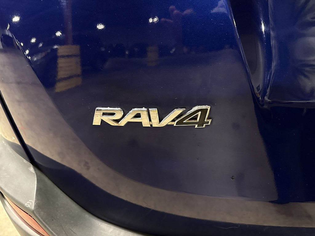 Thumbnail: 2015 Toyota RAV4 - 6