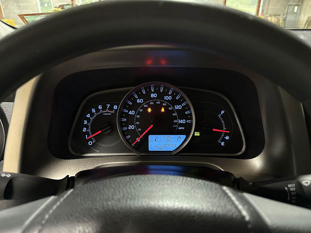 Thumbnail: 2015 Toyota RAV4 - 32