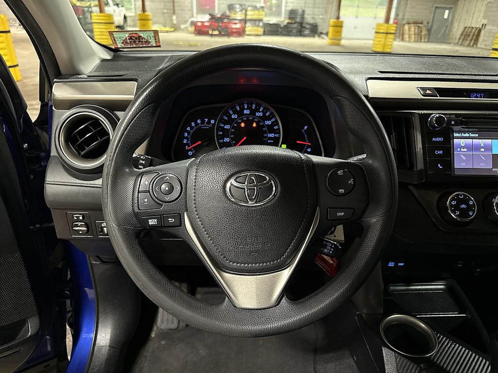 Thumbnail: 2015 Toyota RAV4 - 2