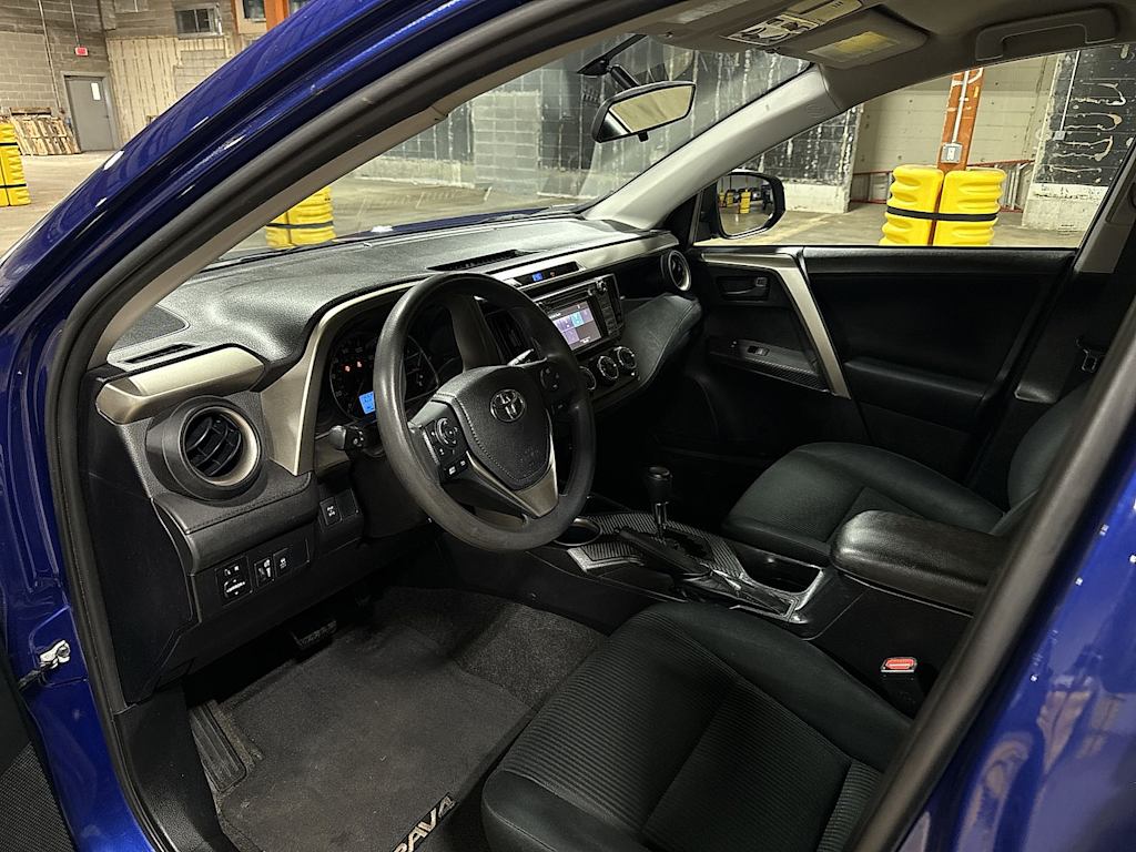 Thumbnail: 2015 Toyota RAV4 - 9