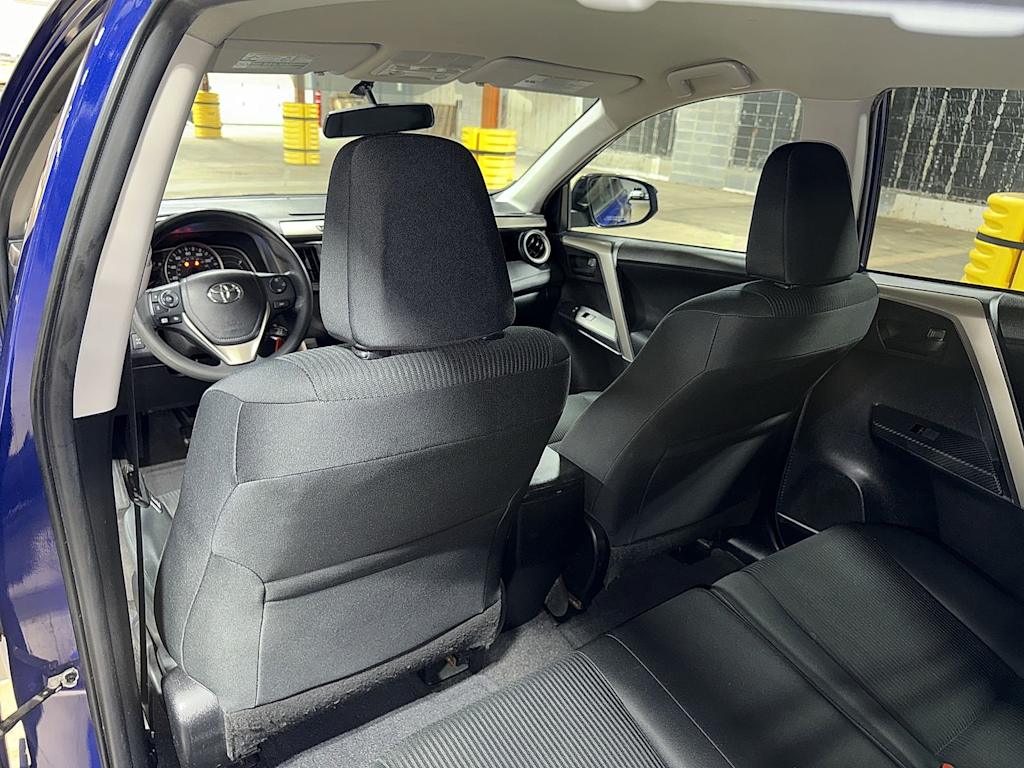 Thumbnail: 2015 Toyota RAV4 - 29