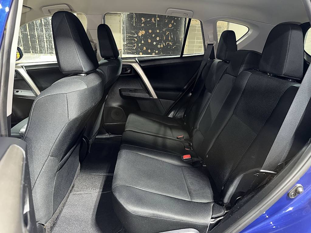 Thumbnail: 2015 Toyota RAV4 - 11