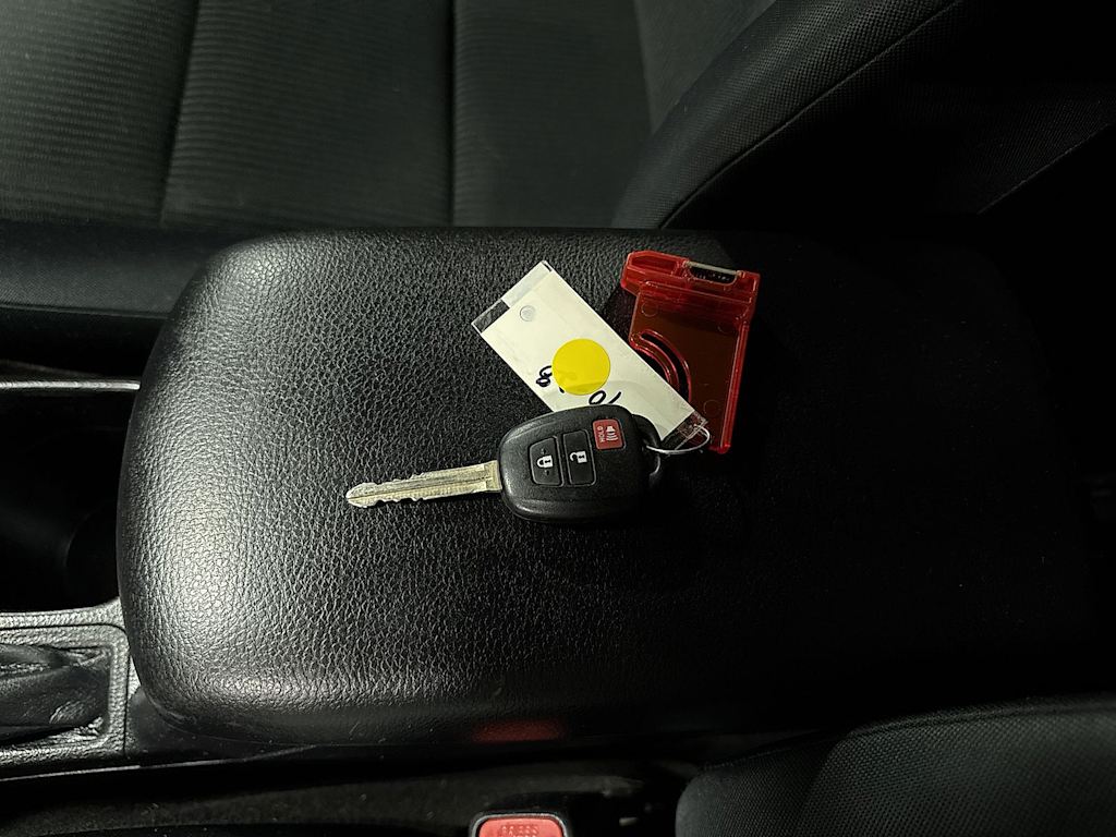 Thumbnail: 2015 Toyota RAV4 - 16