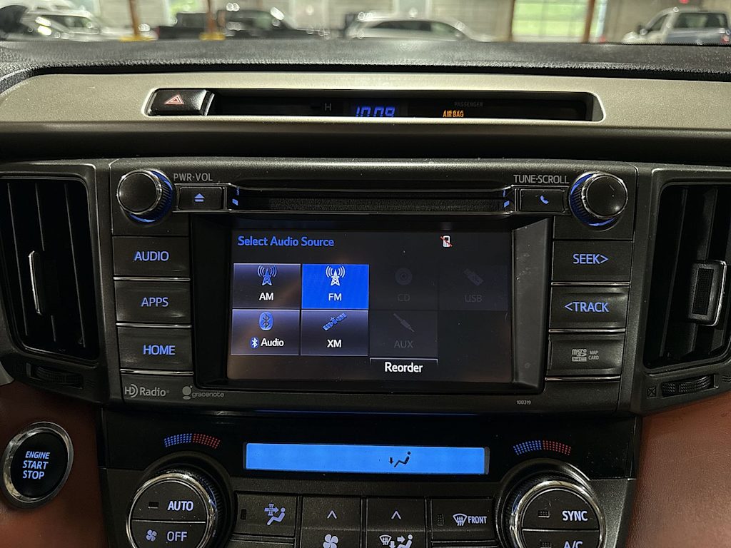 Thumbnail: 2015 Toyota RAV4 - 25