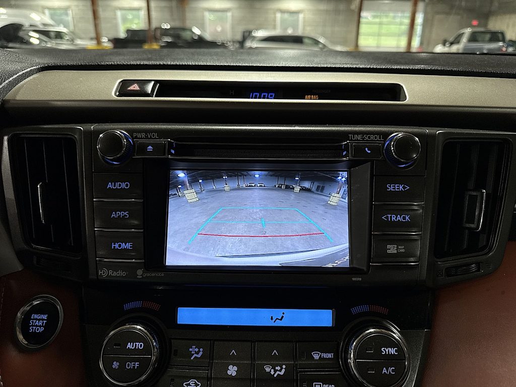 Thumbnail: 2015 Toyota RAV4 - 30