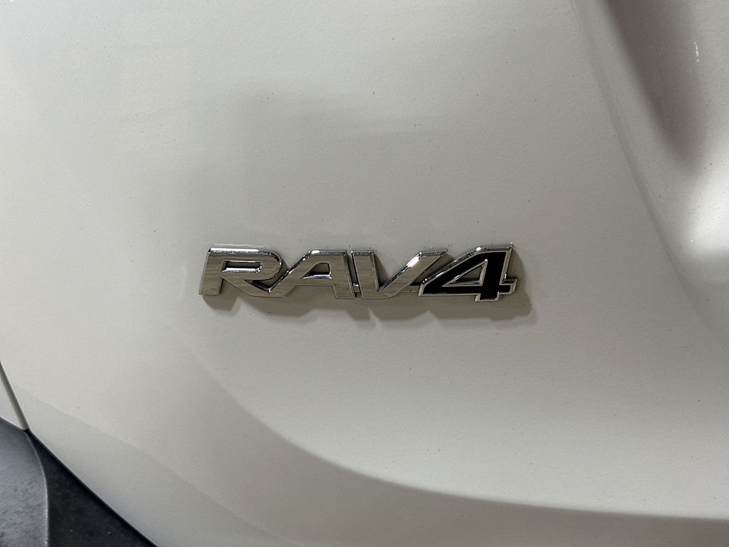Thumbnail: 2015 Toyota RAV4 - 6
