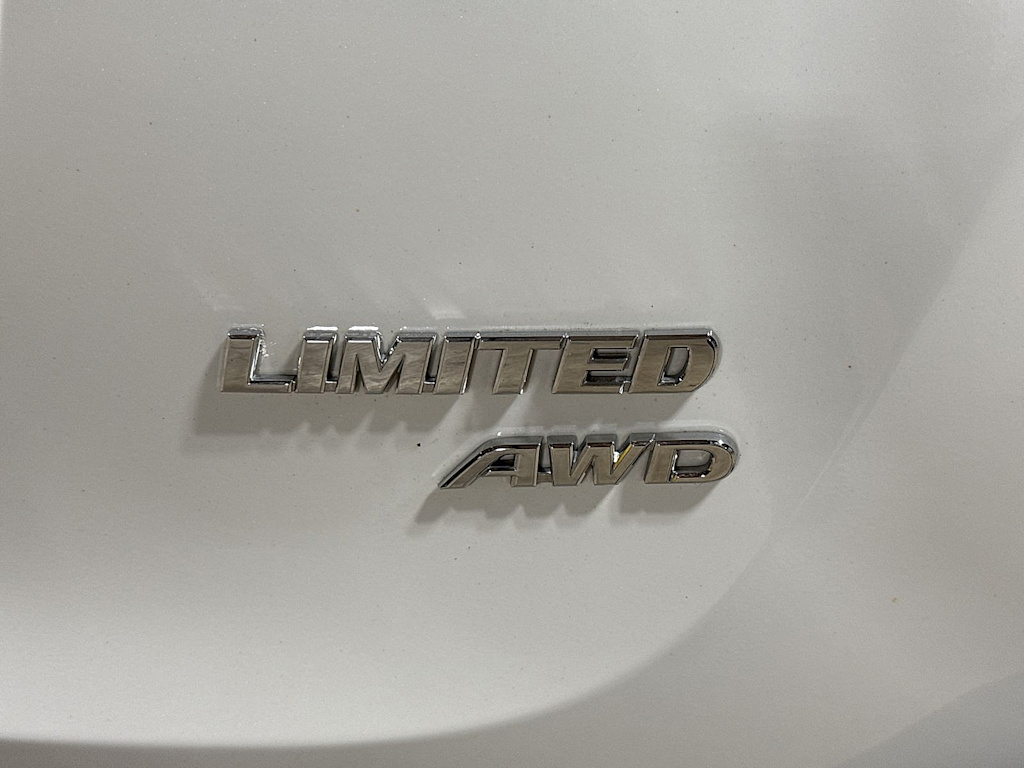 Thumbnail: 2015 Toyota RAV4 - 31