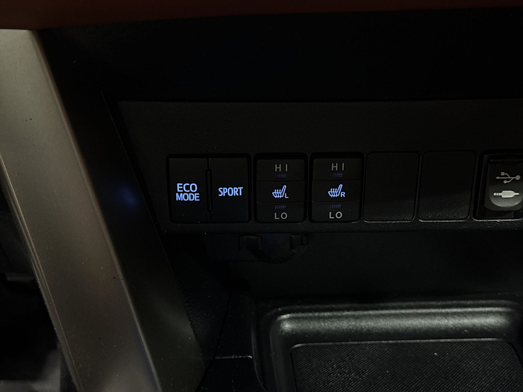 Thumbnail: 2015 Toyota RAV4 - 34