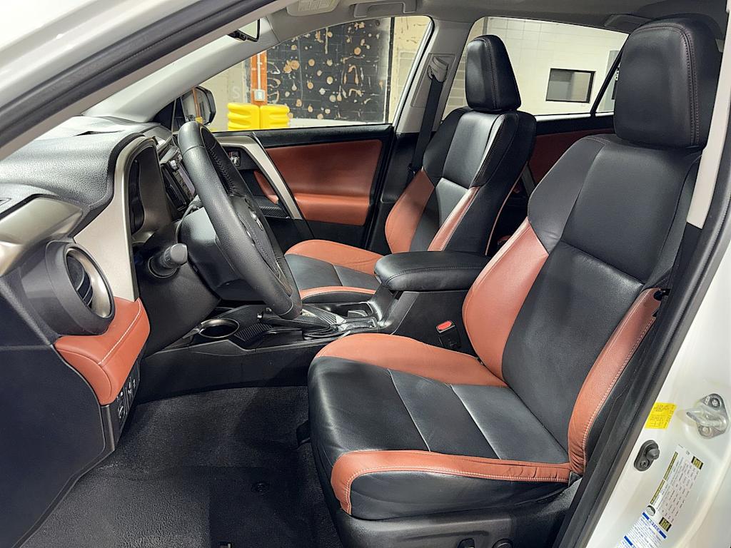 Thumbnail: 2015 Toyota RAV4 - 10