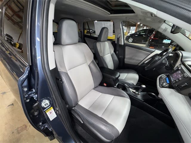 2014 Toyota RAV4 Limited 11