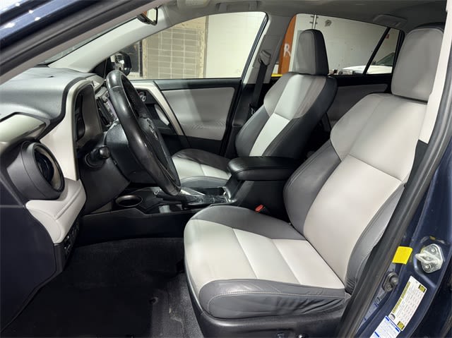 2014 Toyota RAV4 Limited 10