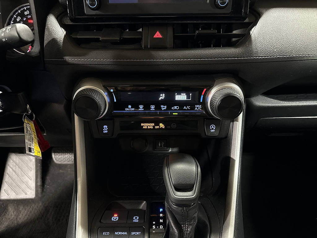 Thumbnail: 2019 Toyota RAV4 - 25