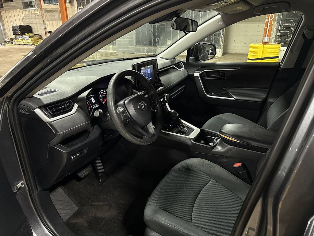 Thumbnail: 2019 Toyota RAV4 - 9