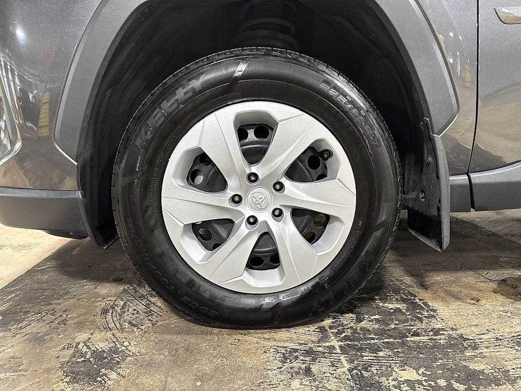 Thumbnail: 2019 Toyota RAV4 - 7