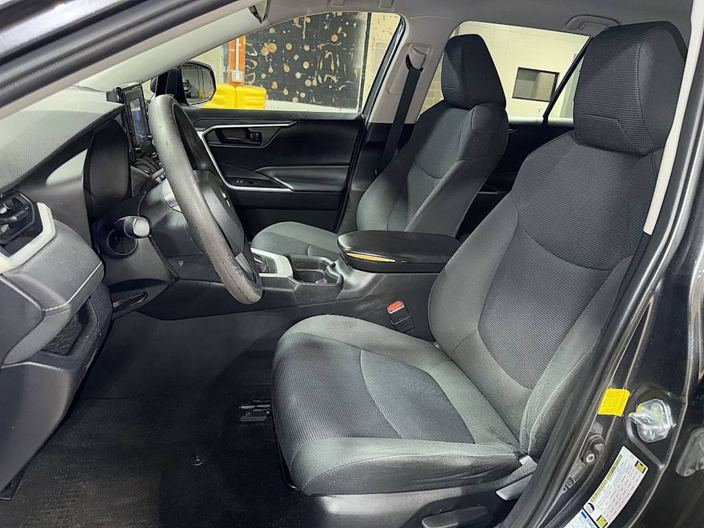 Thumbnail: 2019 Toyota RAV4 - 10